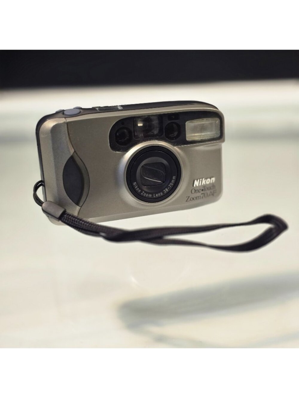 Nikon One Touch Zoom 70 AF Point and Shoot 35mm Film Camera Date